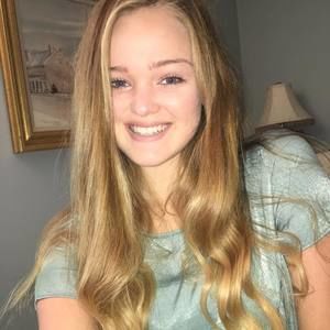 Meet your Posher, Chloe